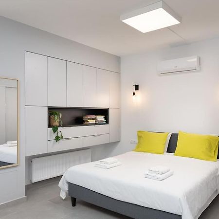 Stylish Studio Downtown เอเธนส์ ภายนอก รูปภาพ