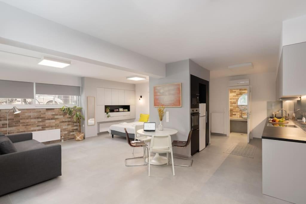 Stylish Studio Downtown เอเธนส์ ภายนอก รูปภาพ