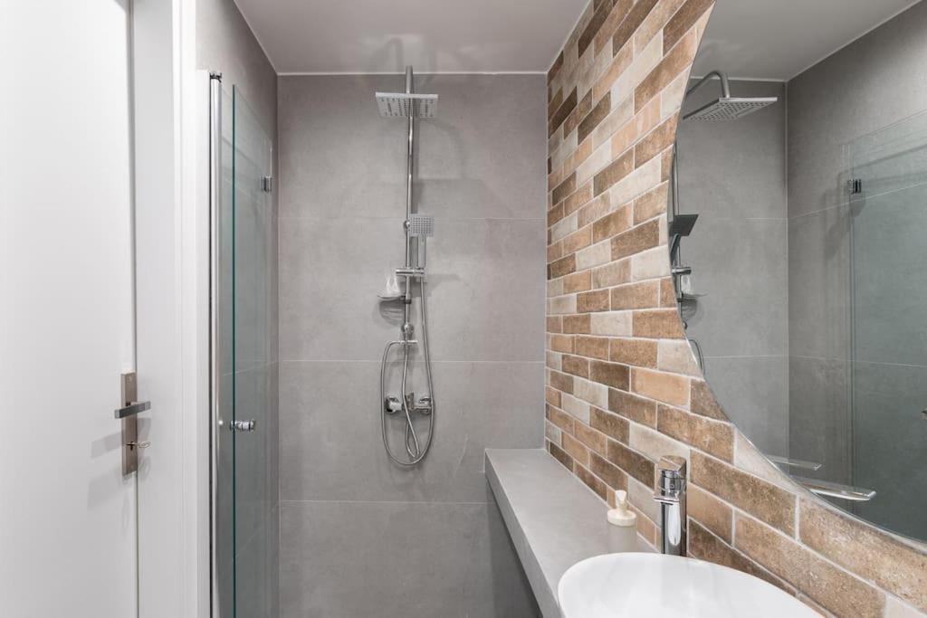 Stylish Studio Downtown เอเธนส์ ภายนอก รูปภาพ